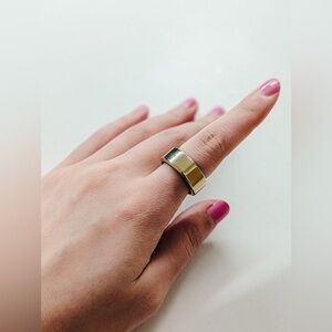 Oura Ring Gen 3 Activity tracker US 6 Heritage Gold w/ Charger